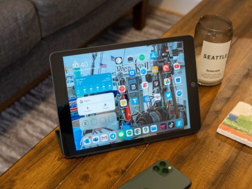 IPAD 8TH GENERATION 10.2 INCH 32GB LIKE NEW CONDITION