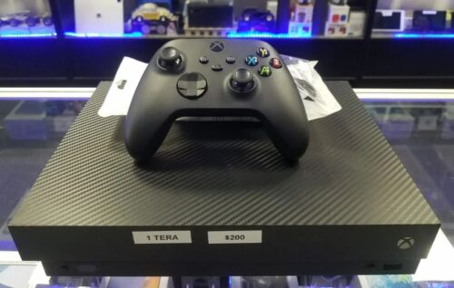 XBOX ONE X 1 TERABYTES WITH CONTROLLER